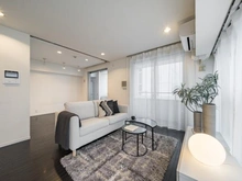 【東京都/渋谷区恵比寿南】オーベル代官山DE リビング・ダイニング：※リビングと洋室間の引戸は引き渡しまでに売主にて設置予定