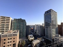 【東京都/府中市宮西町】アトラスタワー府中 眺望：共有部分（玄関から）