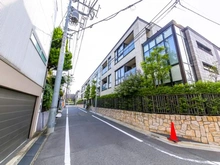【東京都/渋谷区元代々木町】プラウド元代々木町 前面道路