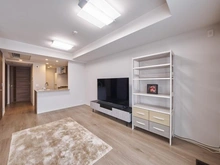 【東京都/目黒区大岡山】プラウド都立大学 リビング・ダイニング：※家具・調度品等は販売価格に含まれておりません。