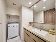 【東京都/目黒区大岡山】プラウド都立大学 洗面室：※家具・調度品等は販売価格に含まれておりません。