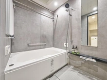 【東京都/目黒区大岡山】プラウド都立大学 浴室：※家具・調度品等は販売価格に含まれておりません。