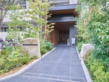 【東京都/目黒区大岡山】プラウド都立大学 エントランス：サブエントランス