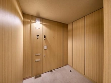 【東京都/世田谷区奥沢】Brillia自由が丘 共用部：玄関前