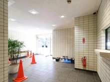 【東京都/新宿区新宿】ビューシティ新宿御苑 エントランス：大規模修繕中です