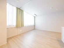 【東京都/千代田区内神田】クラッシィハウス大手町ザ・スイート リビング・ダイニング:手前:洋室