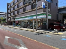 【東京都/世田谷区千歳台】パークハウスフォレストリエ ファミリーマート　砧城山通り店（現地より約410m）：