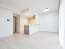 【神奈川県/川崎市麻生区百合丘】フェアロージュ新百合ヶ丘アーク・ステージ LDK：約14.5帖
床暖房付き