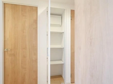 【神奈川県/川崎市多摩区枡形】クリオ向ヶ丘遊園壱番館 廊下：収納