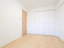 【神奈川県/川崎市多摩区枡形】クリオ向ヶ丘遊園壱番館 洋室：約5.5帖