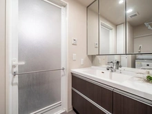 【神奈川県/川崎市麻生区上麻生】ヴェレーナ新百合ヶ丘 洗面所