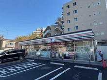 【神奈川県/川崎市麻生区上麻生】ヴェレーナ新百合ヶ丘  セブンイレブン川崎上麻生5丁目店（現地より約707m）