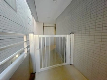 【神奈川県/川崎市多摩区登戸新町】ドメス登戸弐番館 ポーチ