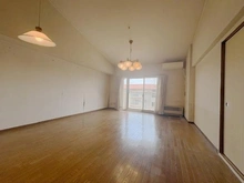 【東京都/多摩市落合】エステート落合 17号棟 リビング・ダイニング：約13帖
※家具調度品は価格に含まれません