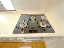 【神奈川県/川崎市多摩区生田】ルピナス生田 キッチン：三口コンロ