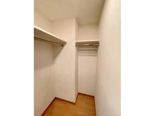 【神奈川県/川崎市多摩区生田】ルピナス生田 収納：ウォークインクローゼット