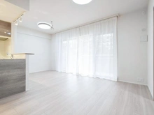 【神奈川県/川崎市麻生区百合丘】フェアロージュ新百合ヶ丘アーク・ステージ LDK：約14.5帖
床暖房付き