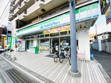 【神奈川県/川崎市多摩区登戸】プラウド向ヶ丘遊園 ファミリーマート 向ケ丘遊園南口店（現地より約100m）