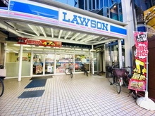 【神奈川県/川崎市多摩区登戸】プラウド向ヶ丘遊園 ローソン 向ヶ丘遊園駅前店（現地より約160m）