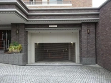 【神奈川県/川崎市麻生区万福寺】ノブレス新百合ヶ丘フォレストハウス 駐車場入り口