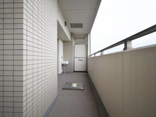 【東京都/多摩市南野】グランスイート多摩センター バルコニー：スロップシンク付き
