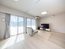 【神奈川県/川崎市多摩区登戸】プラウド向ヶ丘遊園 LDK：左：洋室