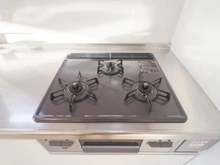 【神奈川県/横浜市青葉区青葉台】菱興青葉台第2マンション A棟 キッチン：三口コンロ