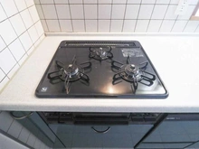 【神奈川県/川崎市多摩区宿河原】プランヴェール向ヶ丘東 キッチン：三口コンロ