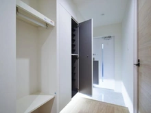 【神奈川県/川崎市麻生区王禅寺西】ヒルズ新百合ヶ丘 玄関