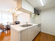 【神奈川県/川崎市麻生区栗木台】プラウディア栗木台 キッチン：ご希望の場合家具付き販売も可能です