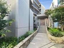 【神奈川県/川崎市麻生区上麻生】プレミスト上麻生 サブエントランス