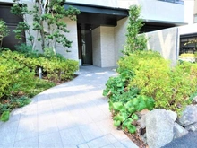 【東京都/日野市多摩平】プラウドシティ豊田多摩平の森 B棟 エントランス：サブエントランス