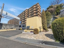 【神奈川県/川崎市麻生区上麻生】クレアガーデン麻生台 アプローチ（サブエントランス）