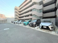 【神奈川県/横浜市港北区箕輪町】シャリエ日吉 駐車場
