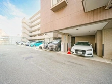 【神奈川県/横浜市港北区箕輪町】シャリエ日吉 駐車場