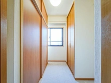 【神奈川県/横浜市港北区新横浜】サンマンションアトレ新横浜駅前公園 納戸