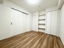 【神奈川県/横浜市港北区大豆戸町】ハイセレサ菊名アクティール 洋室：リビング横 約5.5帖