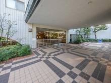 【神奈川県/横浜市港北区箕輪町】日吉ロイヤルマンション アプローチ