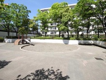 【神奈川県/横浜市港北区箕輪町】日吉ロイヤルマンション 敷地内