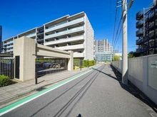 【神奈川県/横浜市港北区箕輪町】プラウド日吉 前面道路