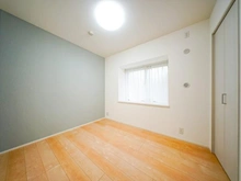 【神奈川県/横浜市港北区篠原町】朝日パリオ新横浜 洋室：北側　約4.6帖