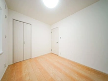 【神奈川県/横浜市港北区篠原町】朝日パリオ新横浜 洋室：北側 約4.6帖