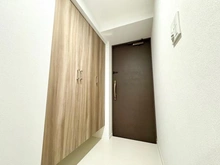 【神奈川県/横浜市港北区大豆戸町】ハイセレサ菊名アクティール 玄関