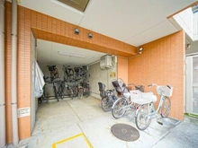 【神奈川県/横浜市港北区大豆戸町】ハイセレサ菊名アクティール 駐輪場