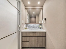 【神奈川県/横浜市鶴見区上の宮】ヴェレーナグラン菊名の杜 洗面所