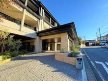 【神奈川県/横浜市鶴見区上の宮】ヴェレーナグラン菊名の杜 アプローチ