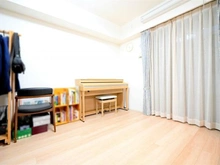 【神奈川県/横浜市港北区大倉山】プラウド大倉山ディアージュ 洋室：夜間撮影