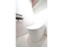 【神奈川県/横浜市港北区大倉山】プラウド大倉山ディアージュ トイレ：夜間撮影