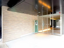 【神奈川県/横浜市港北区大倉山】プラウド大倉山ディアージュ アプローチ：夜間撮影