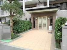 【神奈川県/横須賀市小川町】ベルシャトゥ横須賀中央 エントランス